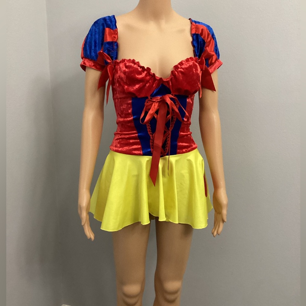 Snow White leg ave. Sexy Costume